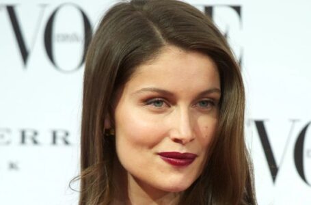 «How dare she?» French actress Laetitia Casta’s latest appearance stirred up controversy