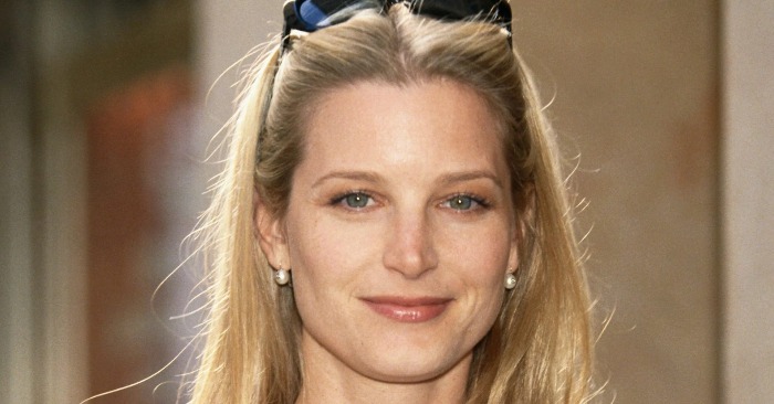  «A bombshell then, a fat housewife now!» This is what age and years have done to Bridget Fonda