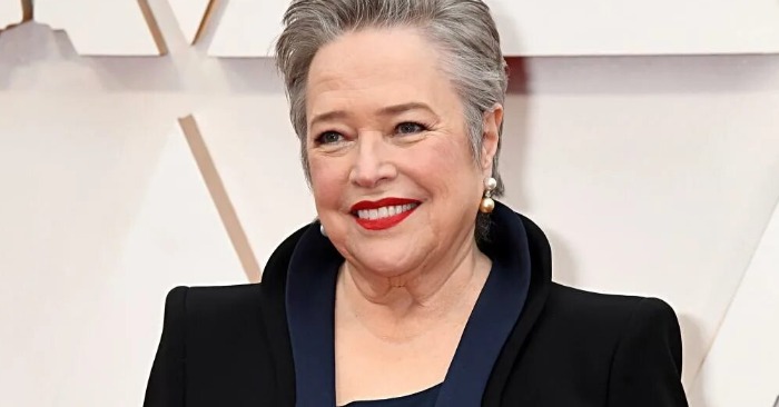  «Sending prayers!» Kathy Bates opens up about her battle with cancer and leaves everyone heartbroken