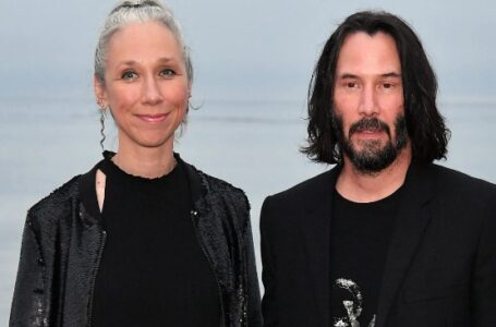 «What an unexpected turn!» Keanu Reeves’s and his girlfriend’s public kiss stirred up controversy