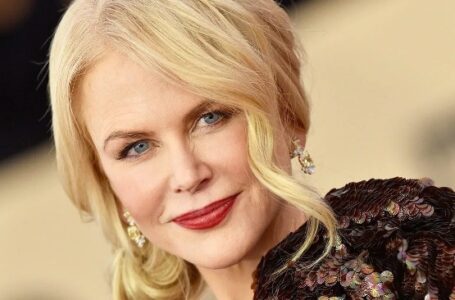 «She is ageing backwards!» Nicole Kidman debuts her short blonde hair and everyone is saying the same thing