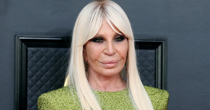  «Her plastic surgeon should be in prison!» This is what Donatella Versace looked like before her transformation