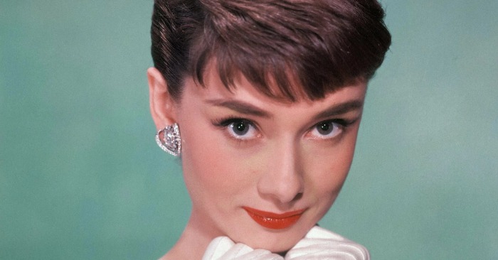  «Bald-headed, masculine features!» What Audrey Hepburn’s granddaughter looks like resulted in mixed reactions