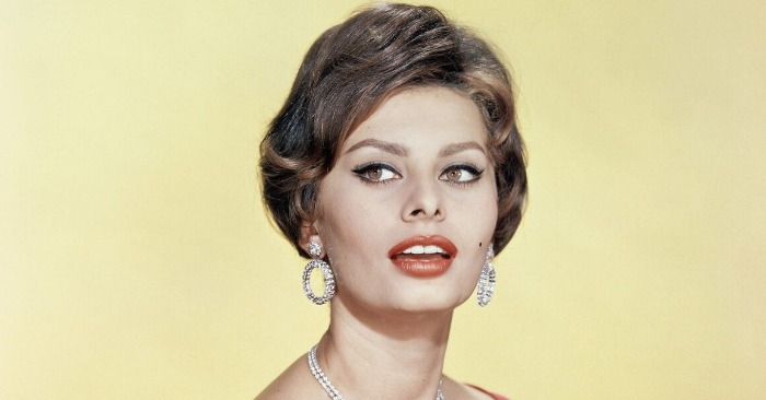  «With a cane and trembling hands!» Let’s shed light on the transformation of Italian actress Sophia Loren