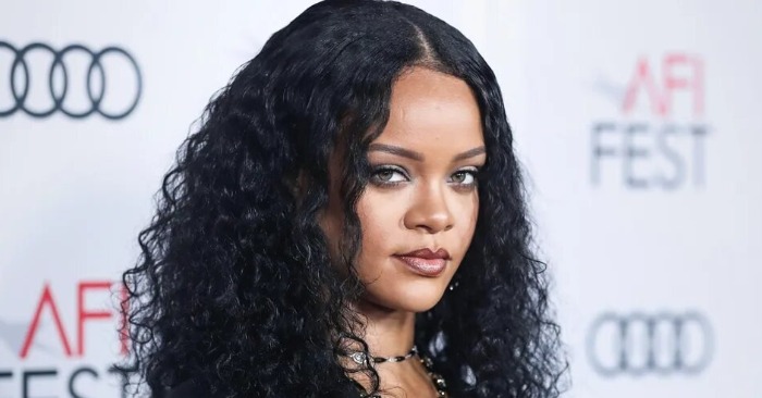  «How lucky her husband is!» Rihanna is heating up social media with her Savage x Fenty lingerie photoshoot