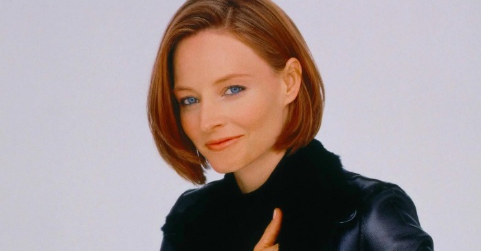  “Aging Gracefully!”: 60-Year-Old Jodie Foster Caught on Camera Without Makeup or Filters