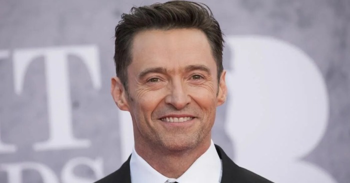  «Married women are not allowed to see this!» Shirtless Hugh Jackman is heating up social media with his provocative photo