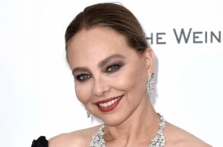 «If ageing, then only in this way!» Ornella Muti drops jaws with her recent by-the-pool photos