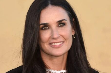 «61 was NEVER so beautiful!» Demi Moore makes appearance with her daughters and everyone is saying the same thing