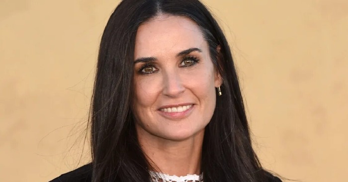  «61 was NEVER so beautiful!» Demi Moore makes appearance with her daughters and everyone is saying the same thing