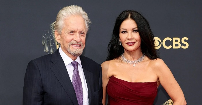  «What did this beauty find in him?» The scandalous photos of Zeta-Jones and Michael Douglas are surfacing the network