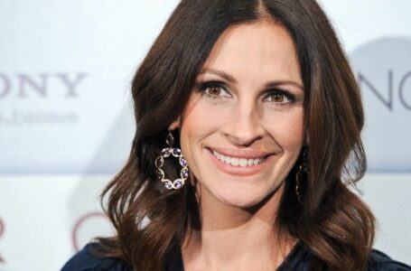 “Wouldn’t it be great if no one saw her like this?” The once-glamorous Julia Roberts has recently been spotted looking less than her usual polished self