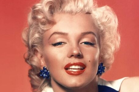 «With a cigarette and a glass of vodka!» Let’s shed light on the rarely seen side of Marilyn Monroe